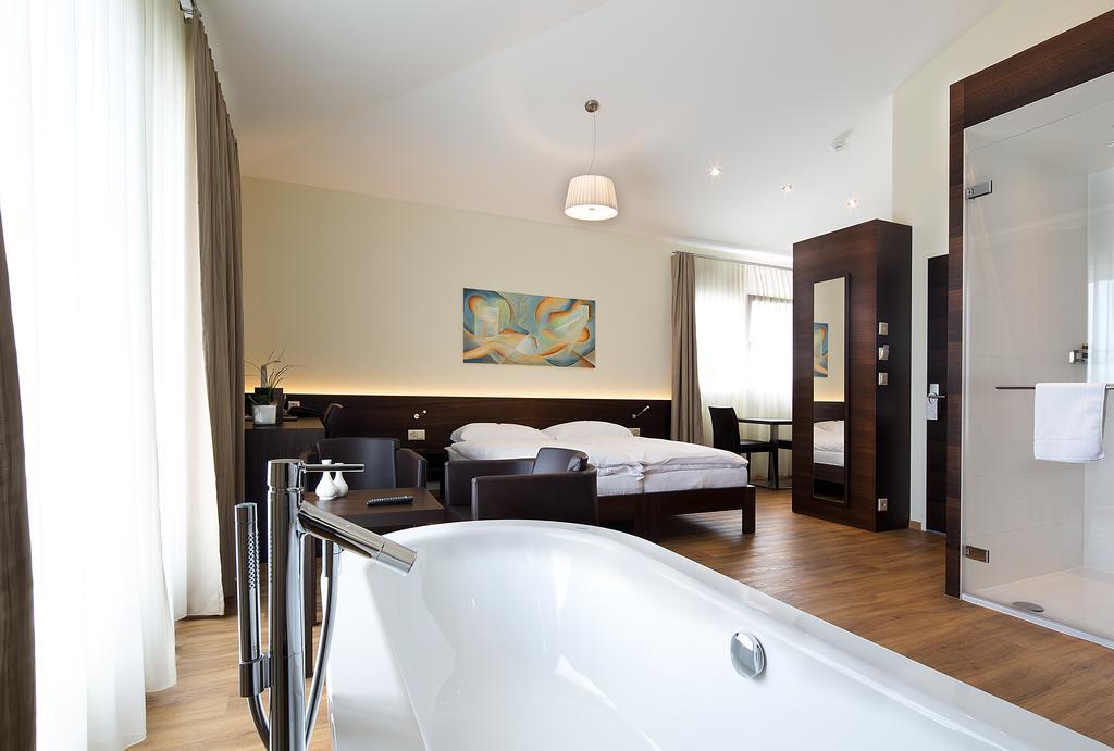 Glanis Hotel