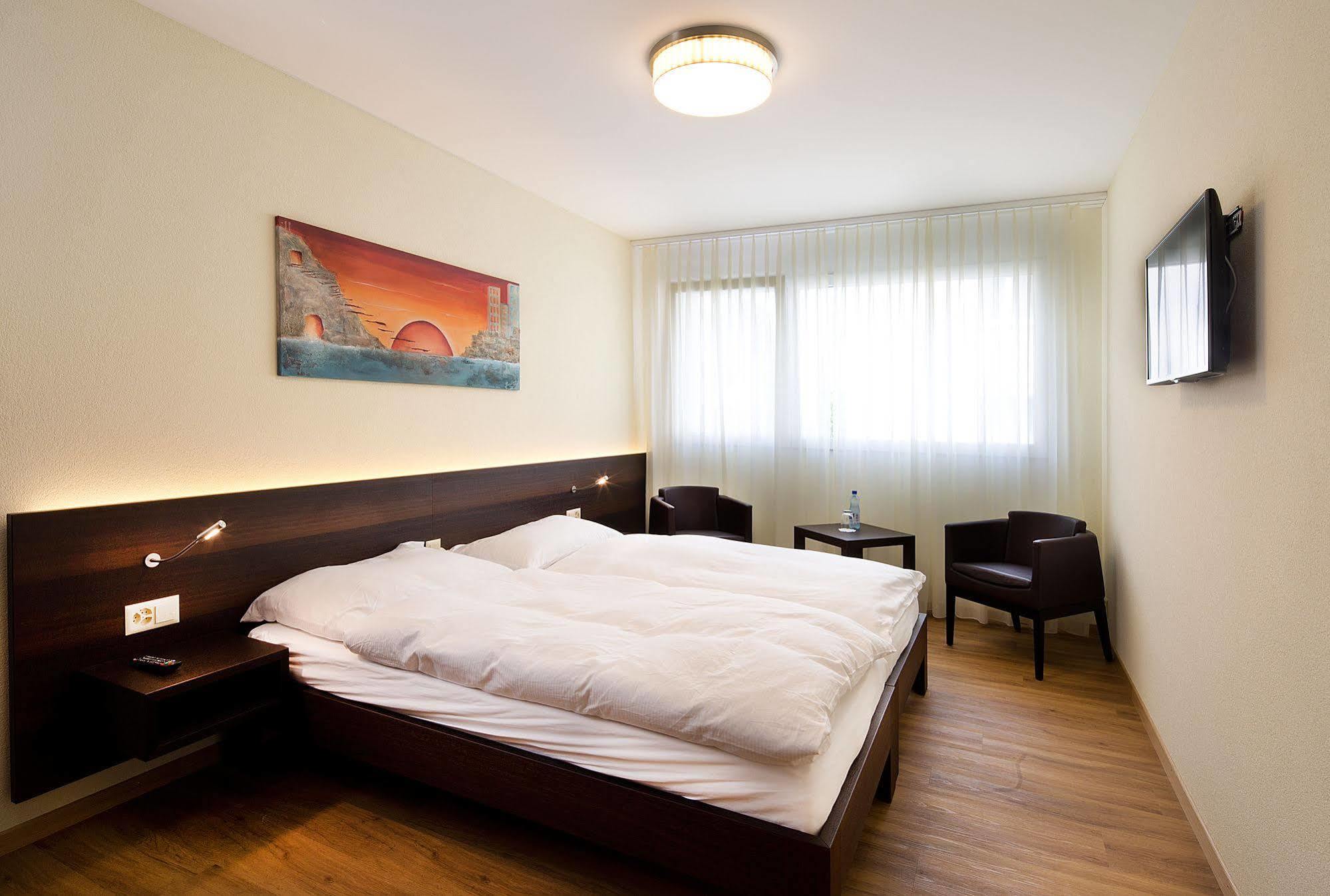 Glanis Hotel 3*